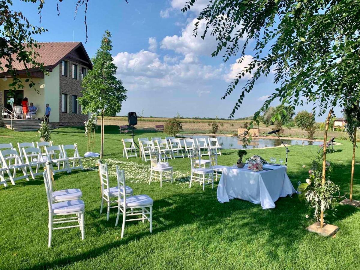 Auróra Rendezvényterem&Szállás Jaszapati Exterior foto